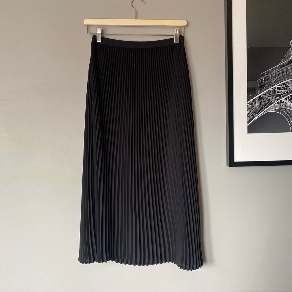 Aritzia Babaton Jude Skirt (S)